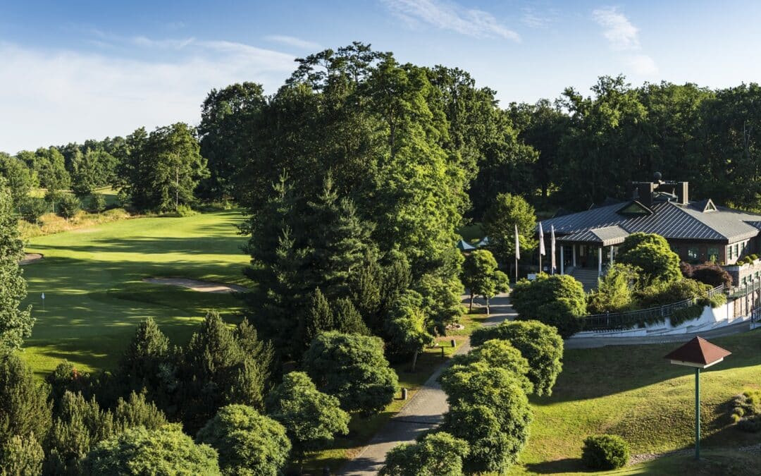 2027: 2 nights + 2 greenfee